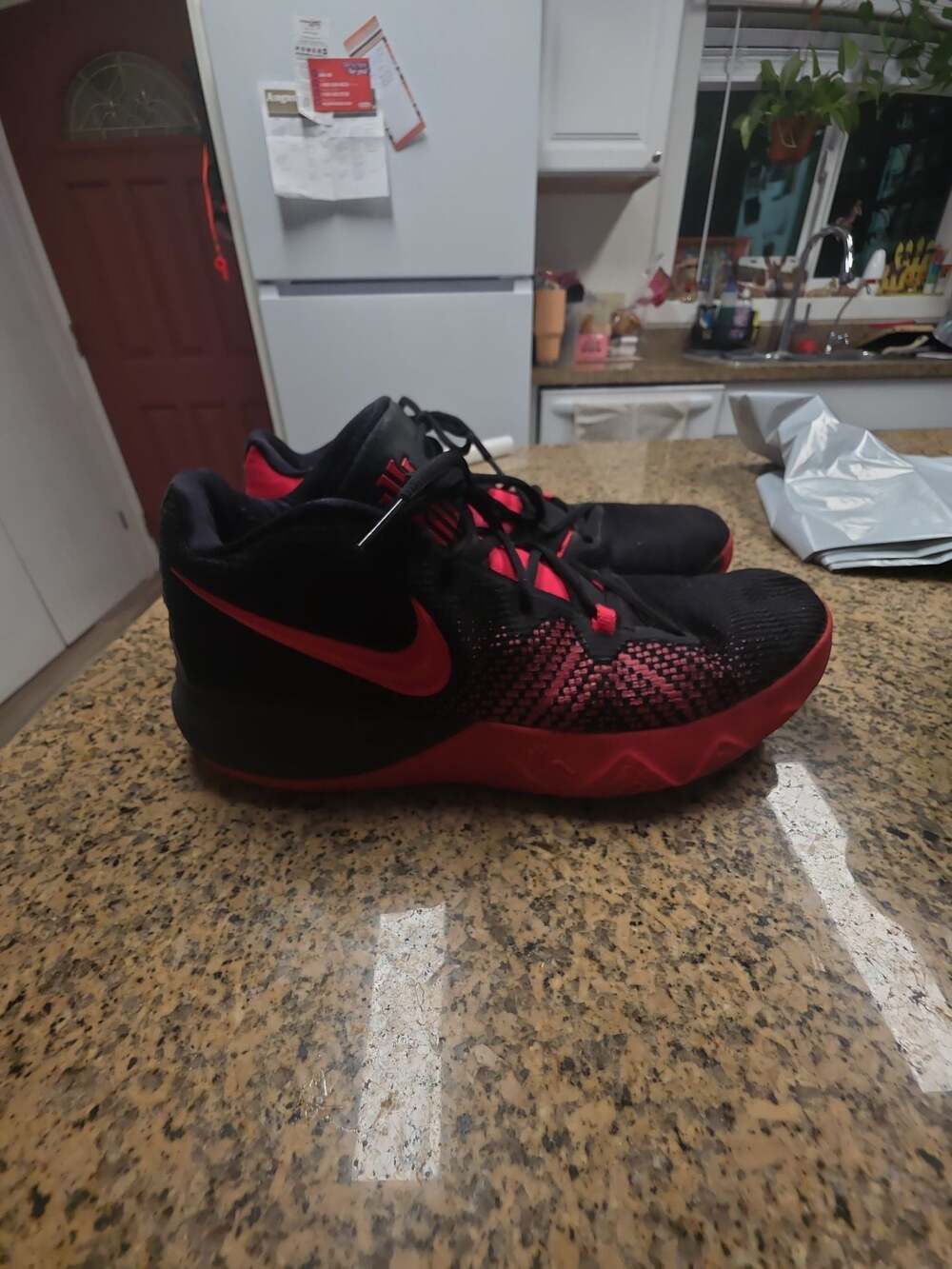 Nike Kyrie Flytrap EP Red Orbit Black Basketball Shoes Size 11 AA7071-006